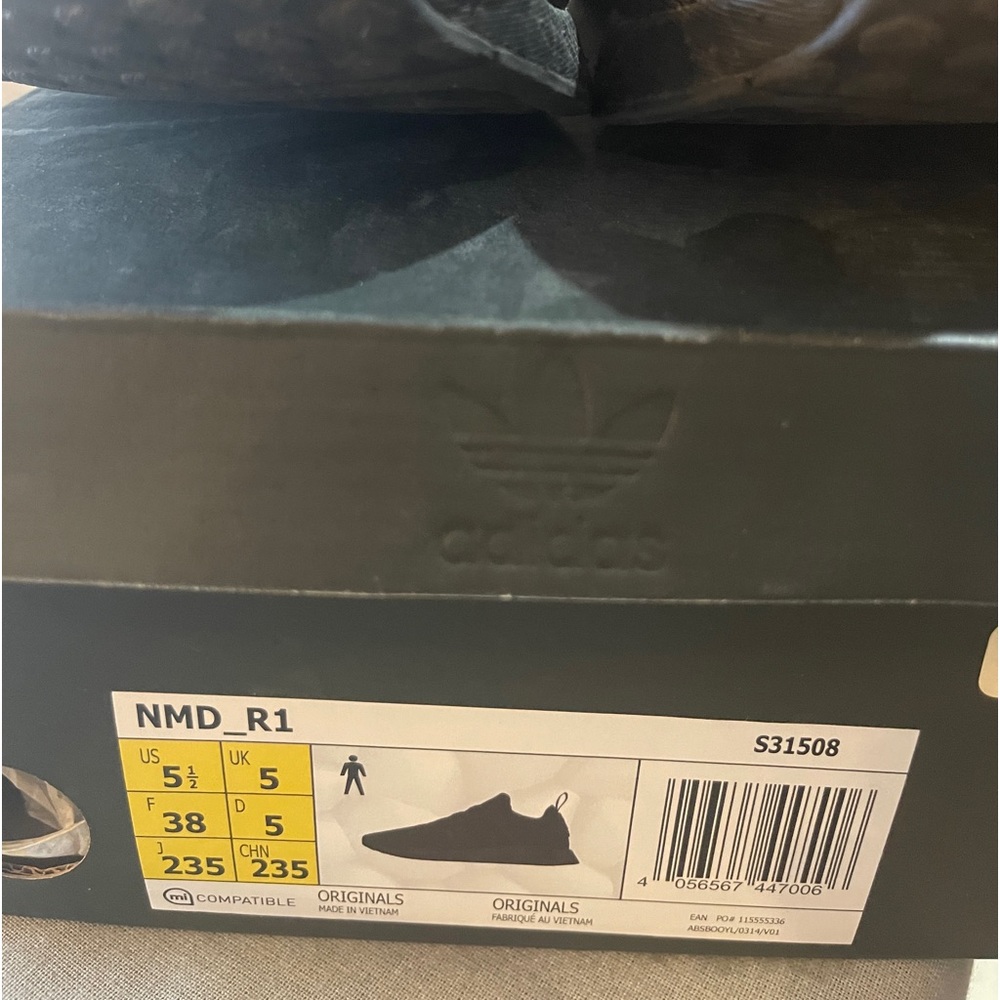 Black on black Nmd